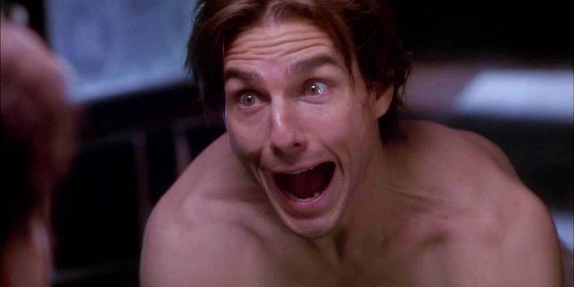 Tom Cruise se olha no espelho em Vanilla Sky