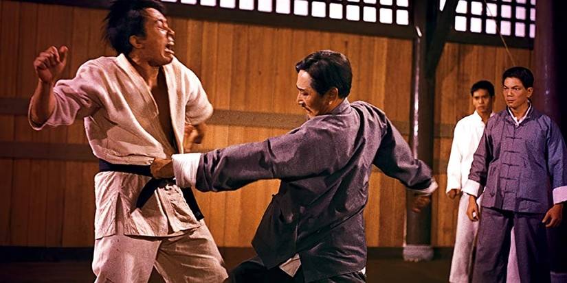 Two martial artists fight in The Chinese Boxer