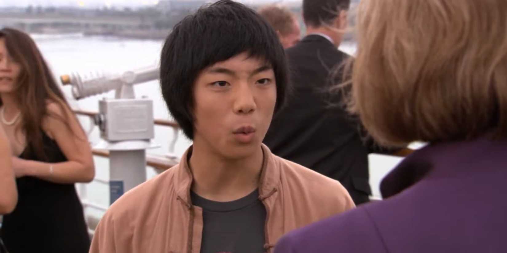 Annyong arguing with Lucille on the boat, revealing who his grandfather is, in the Arrested Development season 3 finale.