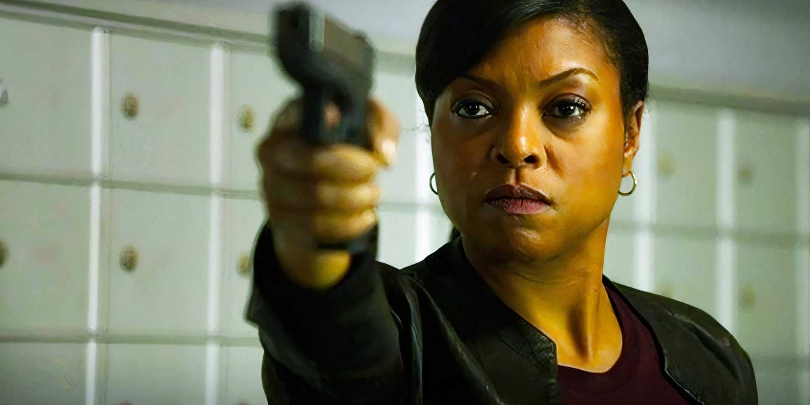 Taraji P. Henson como Joss Carter apontando uma arma em Person of Interest.