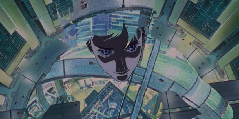 Motoko Kusanagi ativa seu camuflagem na cena de abertura de Ghost in the Shell