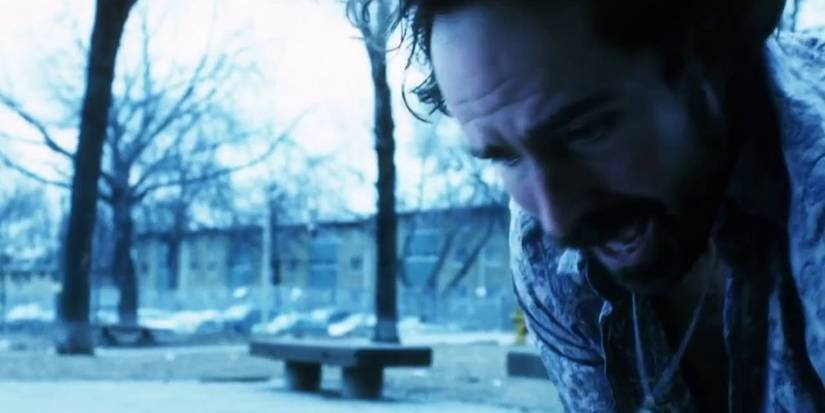 Jason Patric terkejut dalam adegan kejar-kejaran pembuka Narc