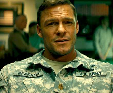3 Years Later, Alan Ritchson's 4-Season Action Series Still Doesn't Get The Respect It Deserved 2 Alan Ritchson in military uniform in Reacher season 2