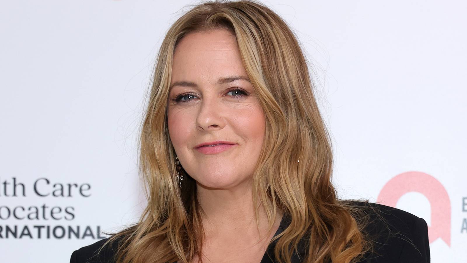 Alicia Silverstone Provides Promising Update On Clueless TV Series