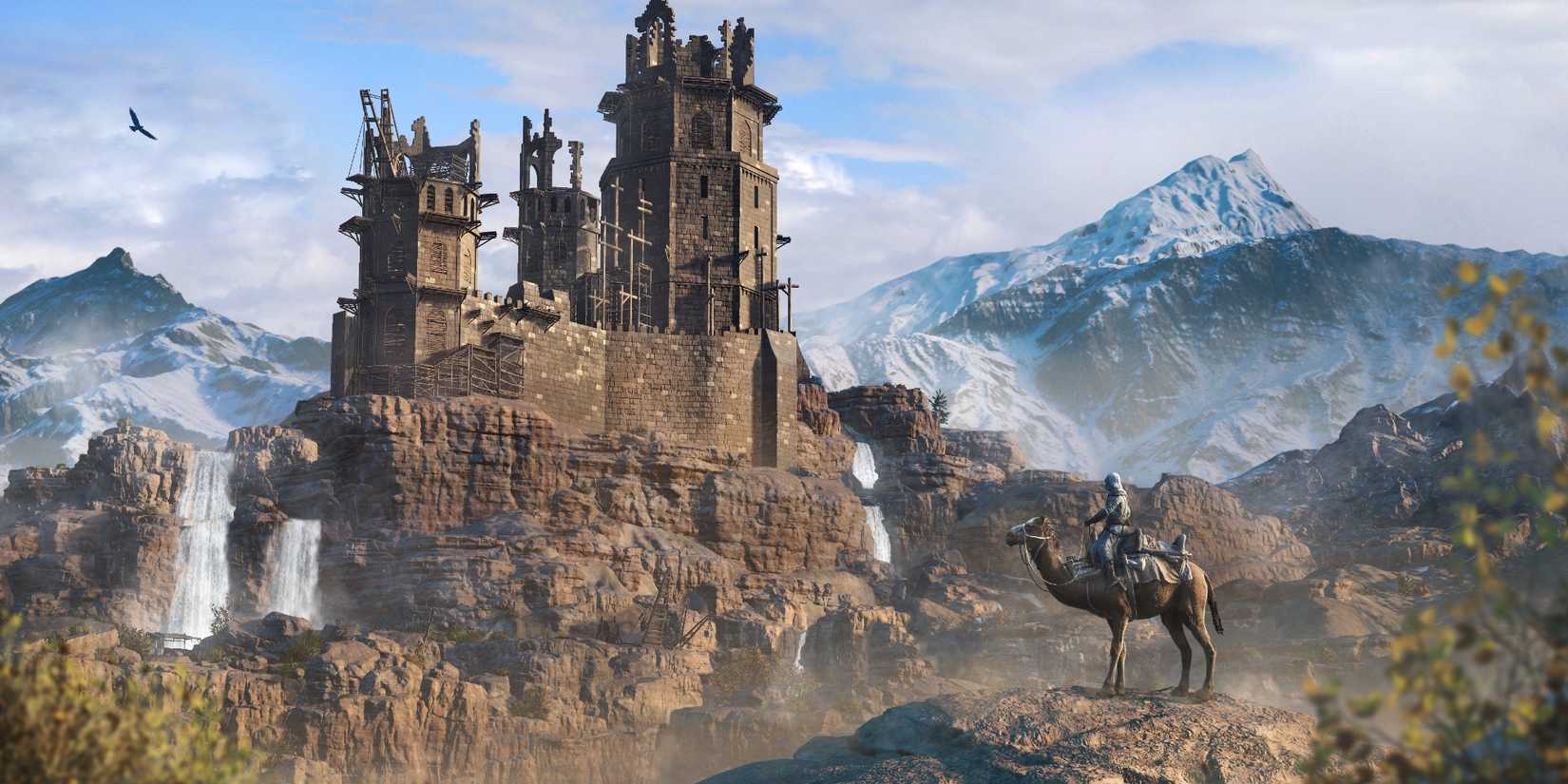 Басим из Assassin's Creed Mirage катается на верблюде возле штаб-квартиры в Аламуте.