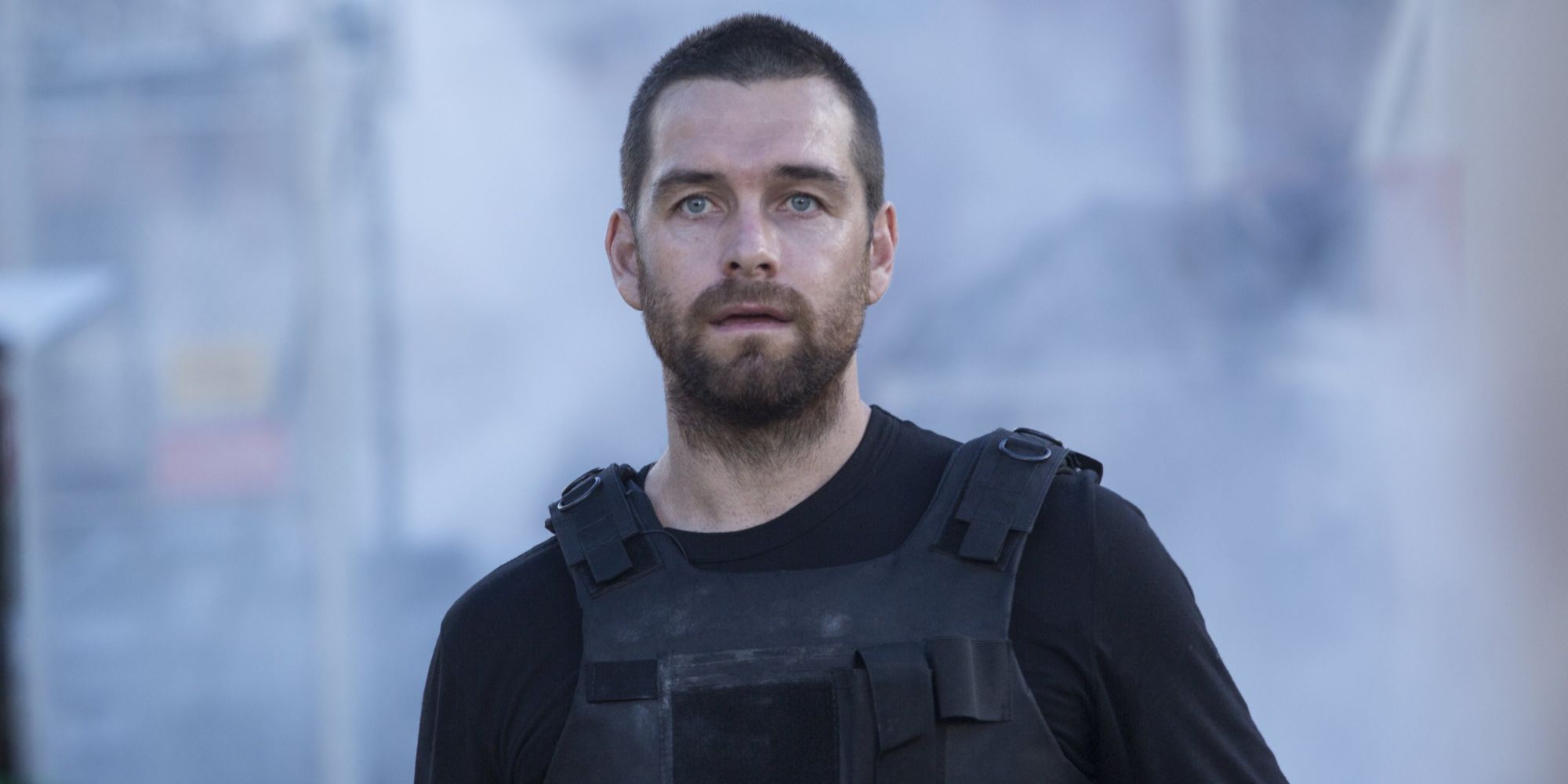 Lucas Hood (Antony Starr) sorpreso in Banshee