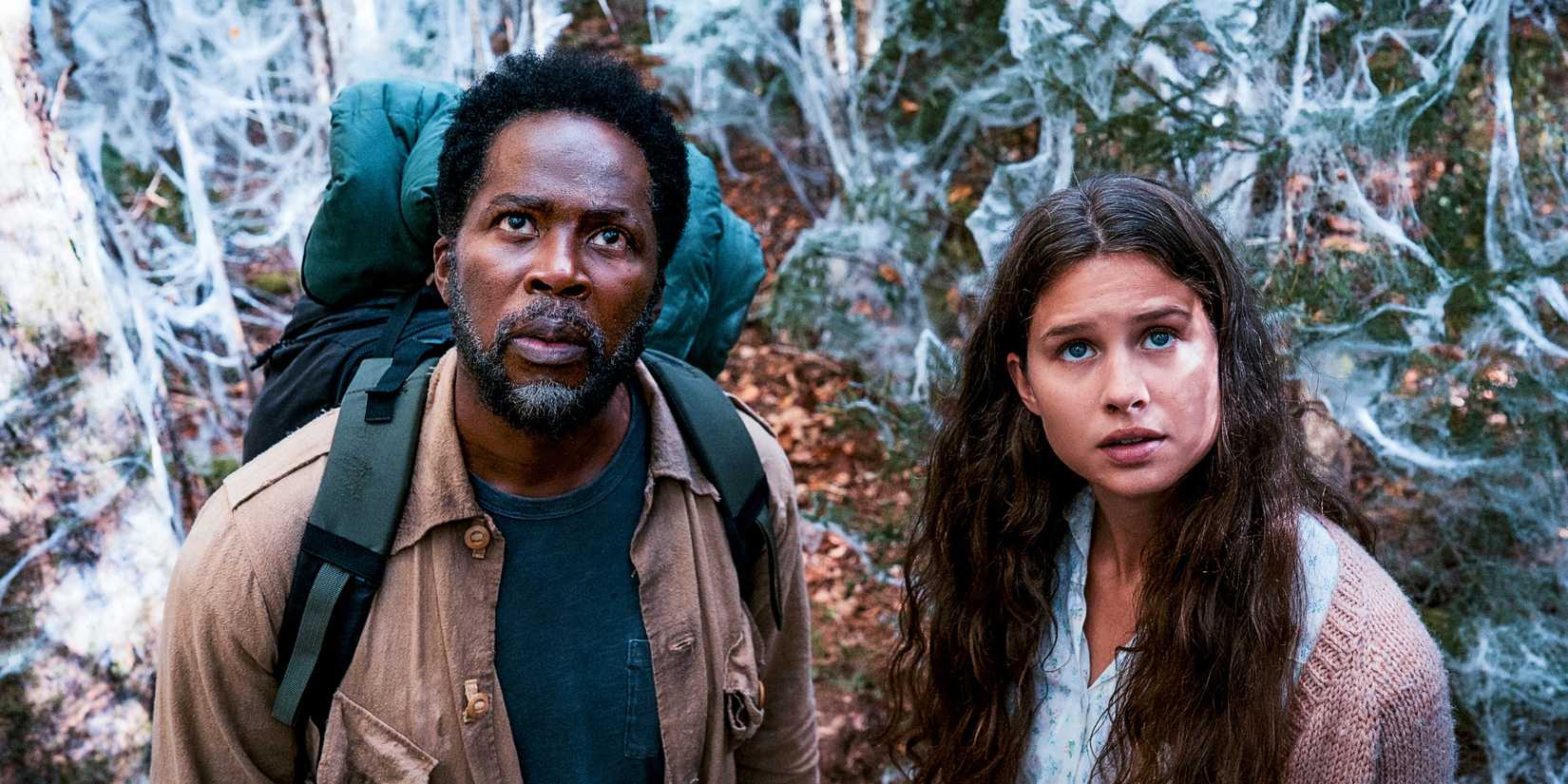 Boyd e Sara em cena da série From