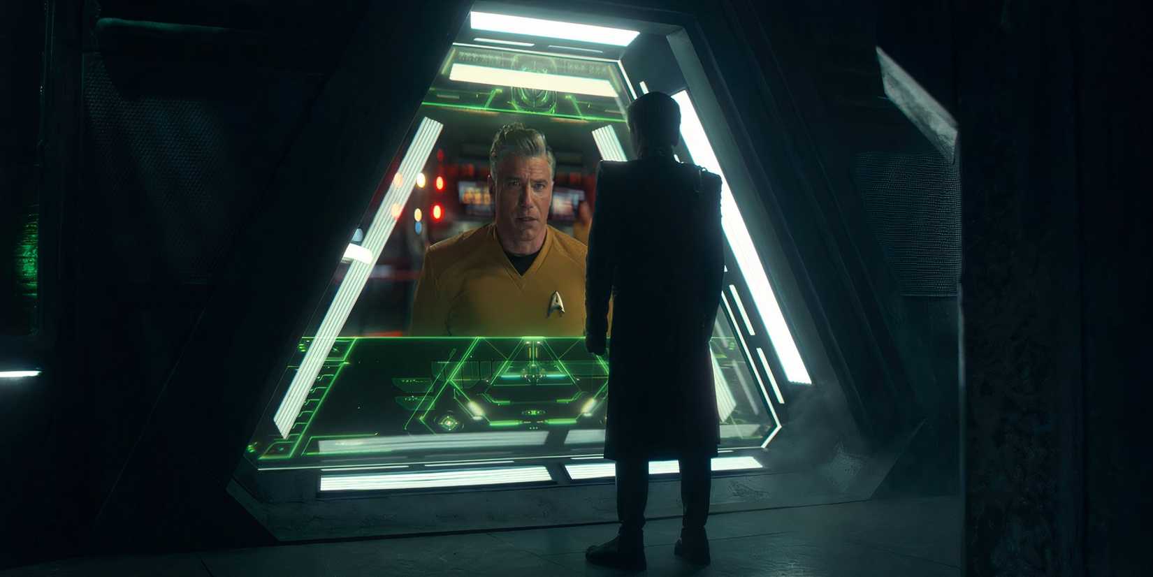 Captain Pike and Romulan Commander