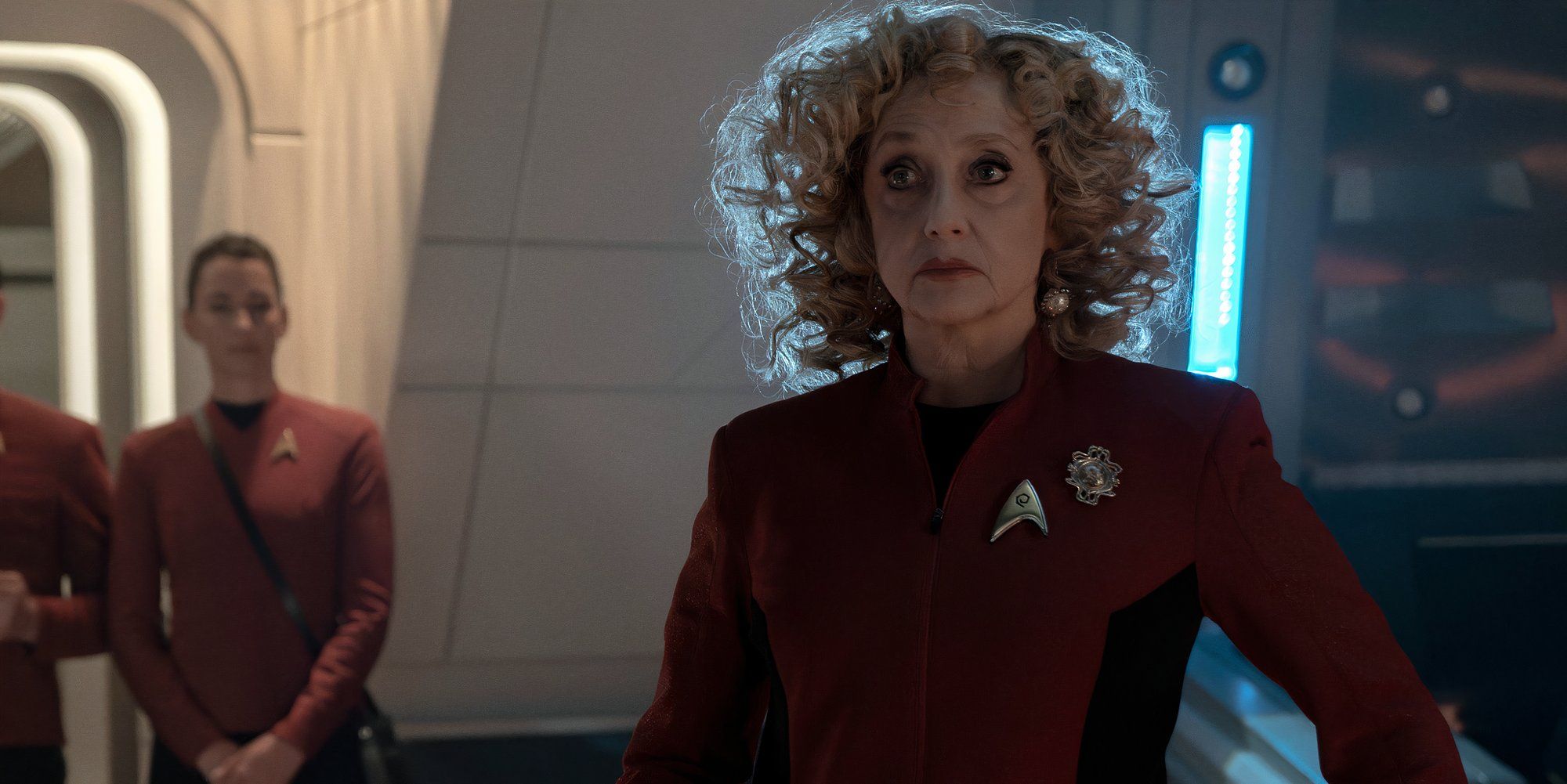 Carol Kane as Commander Pelia in Strange New Worlds