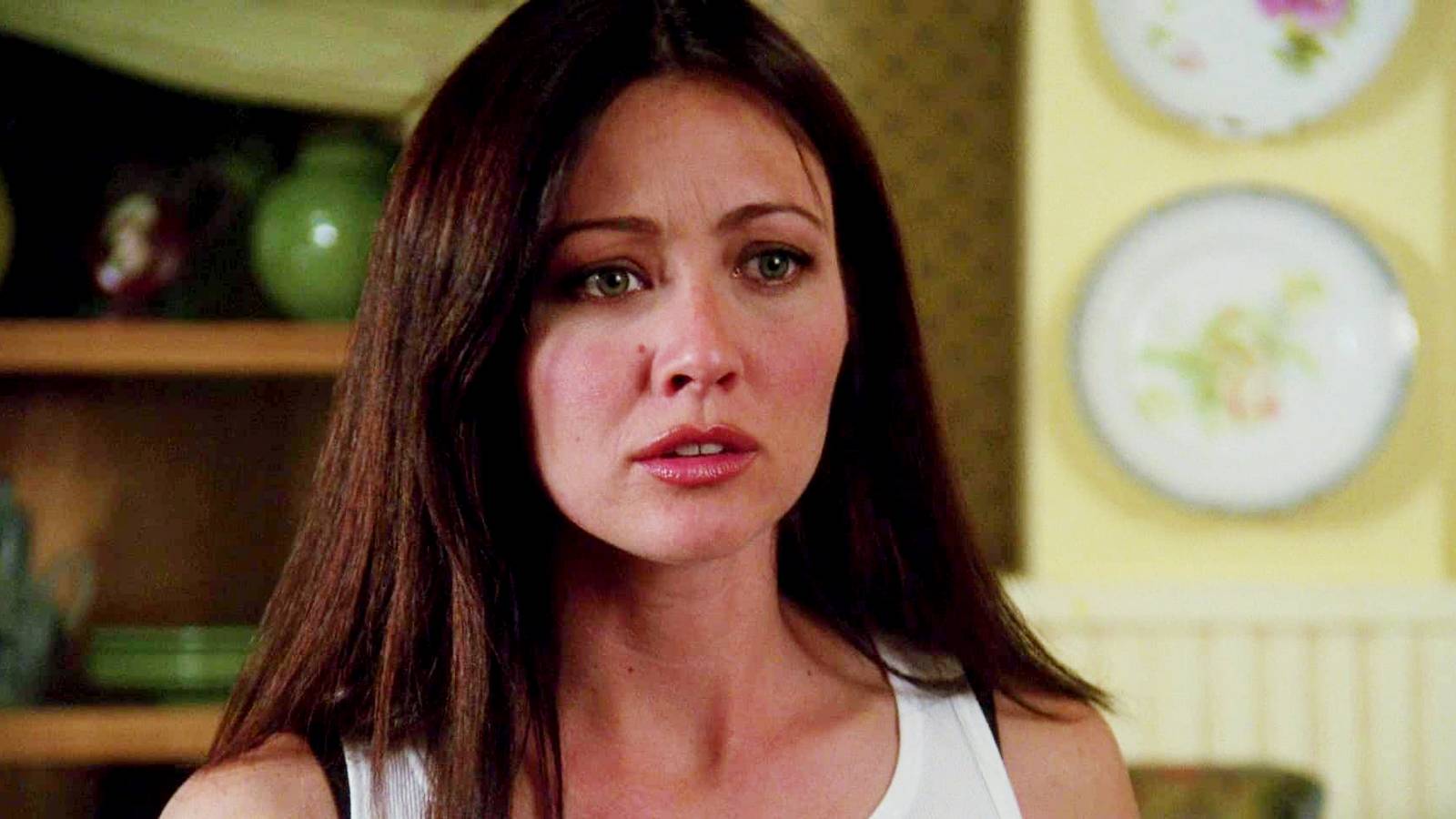 Charmed Prue looking confused