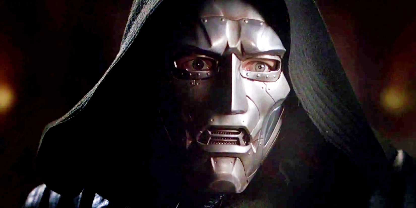 Close up of Julian McMahon's Doctor Doom in Fantastic Four 2005 (1)