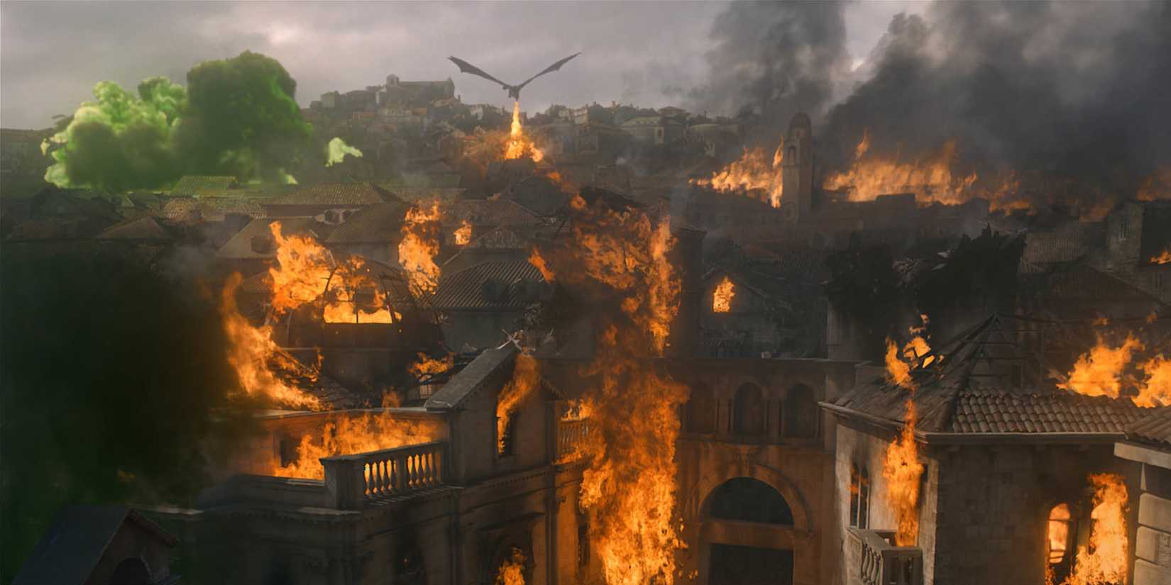 Daenerys (Emilia Clarke) attacks King's Landing in Game of Thrones-1