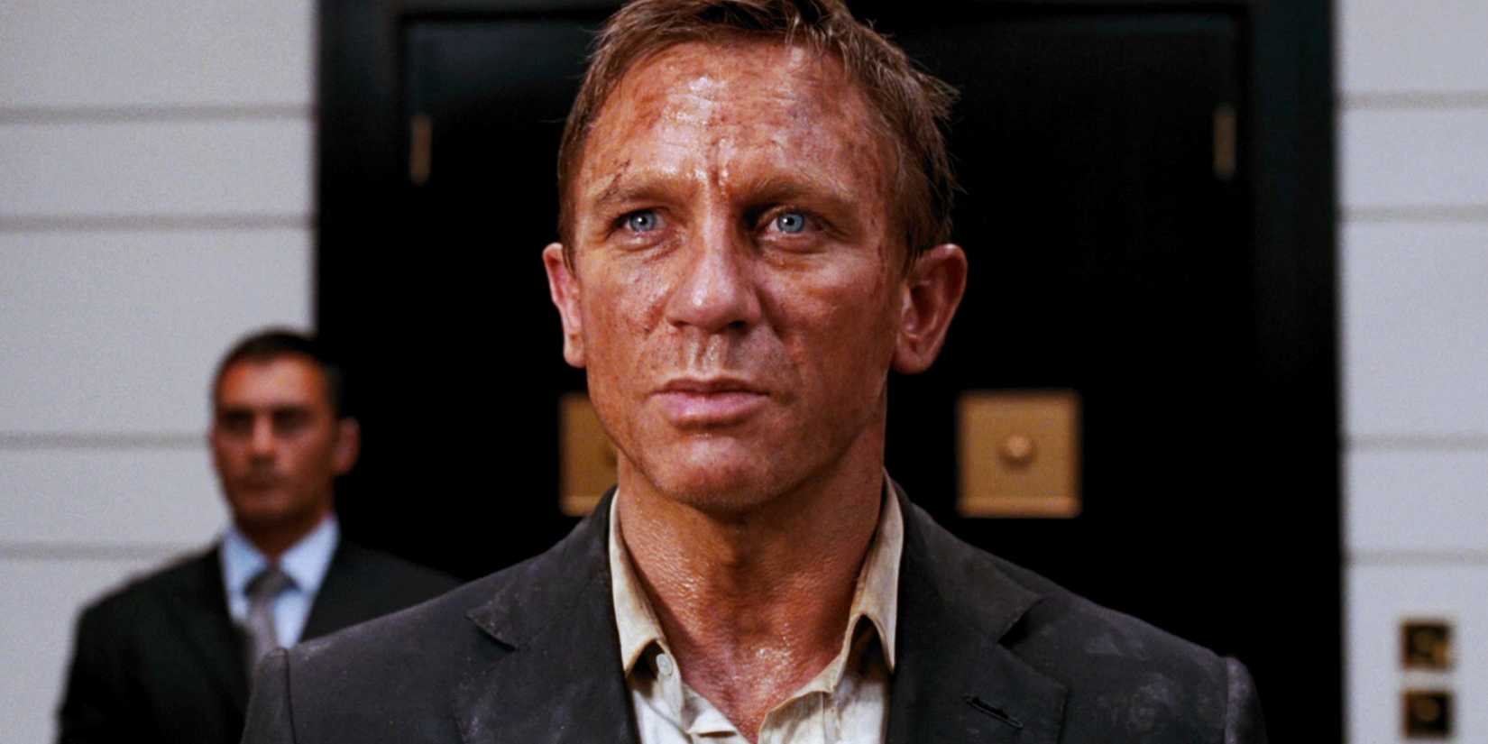 Daniel Craig covered in dirt as James Bond in Quantum of Solace