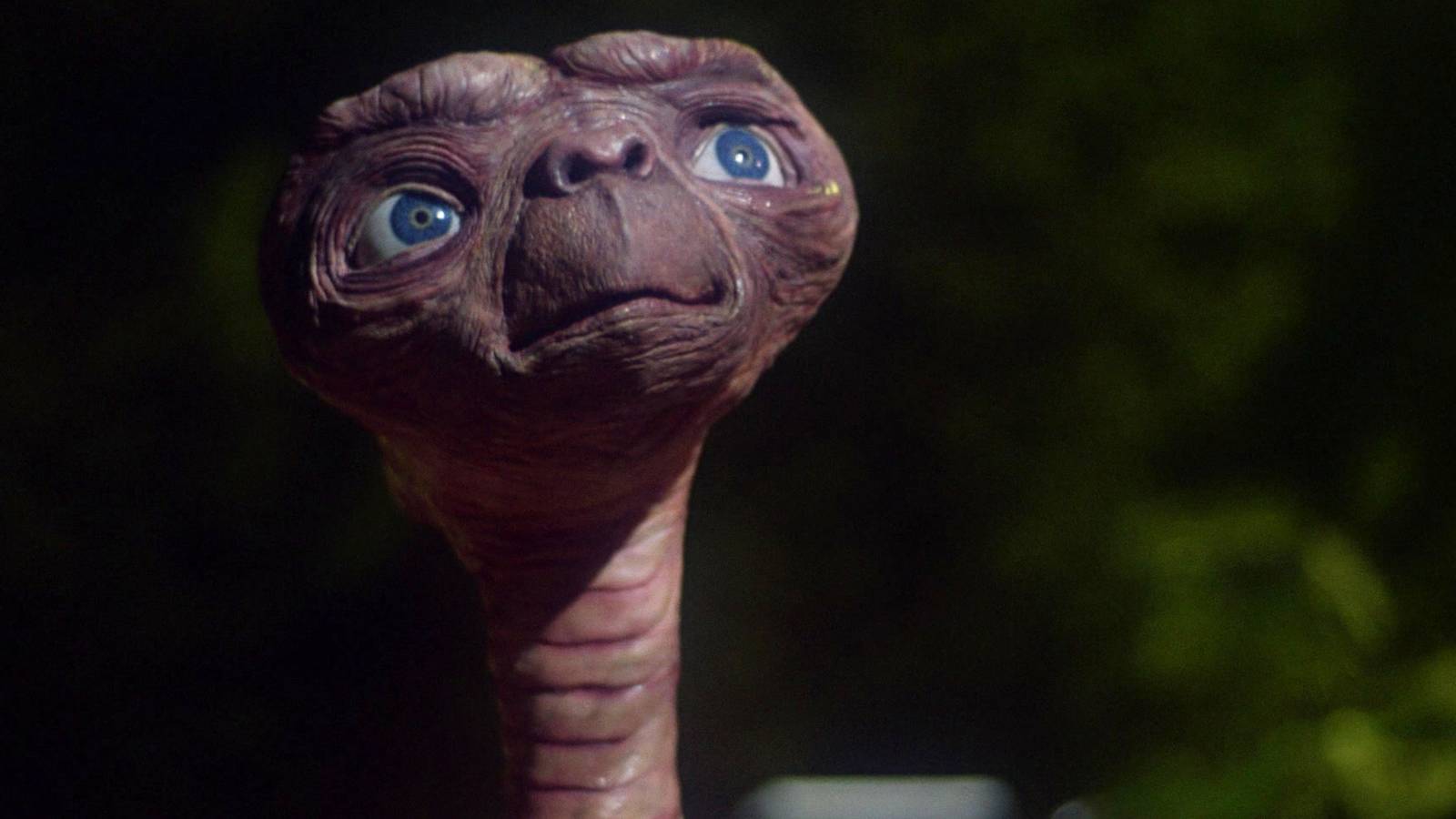 Et Vs Raton Mac And Me: The E.T. Ripoff Turned Cult Classic 37 Years Later