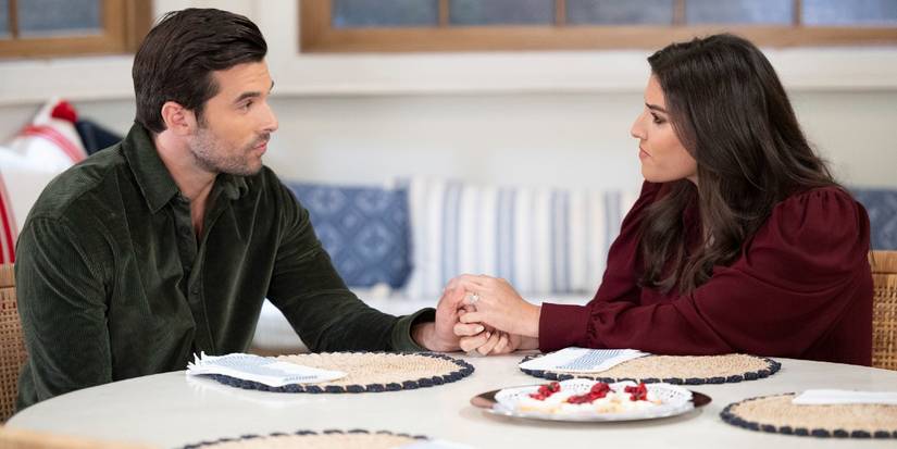 General Hospital's Josh Swickard (Harrison Chase) and Amanda Setton (Brook Lynn Quartermaine) Holding Hands
