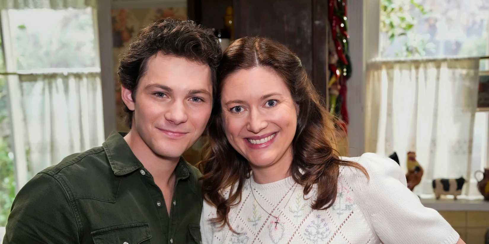 Montana Jordan and Zoe Perry as Georgie and Mary Cooper behind the scenes of Georgie & Mandy's First Marriage