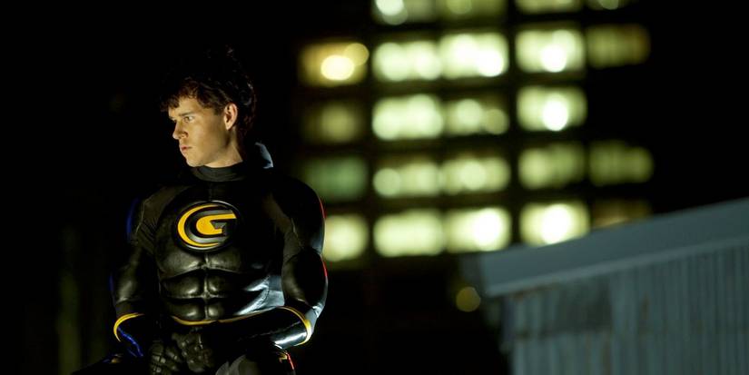 Griff senta em um telhado em Griff the Invisible