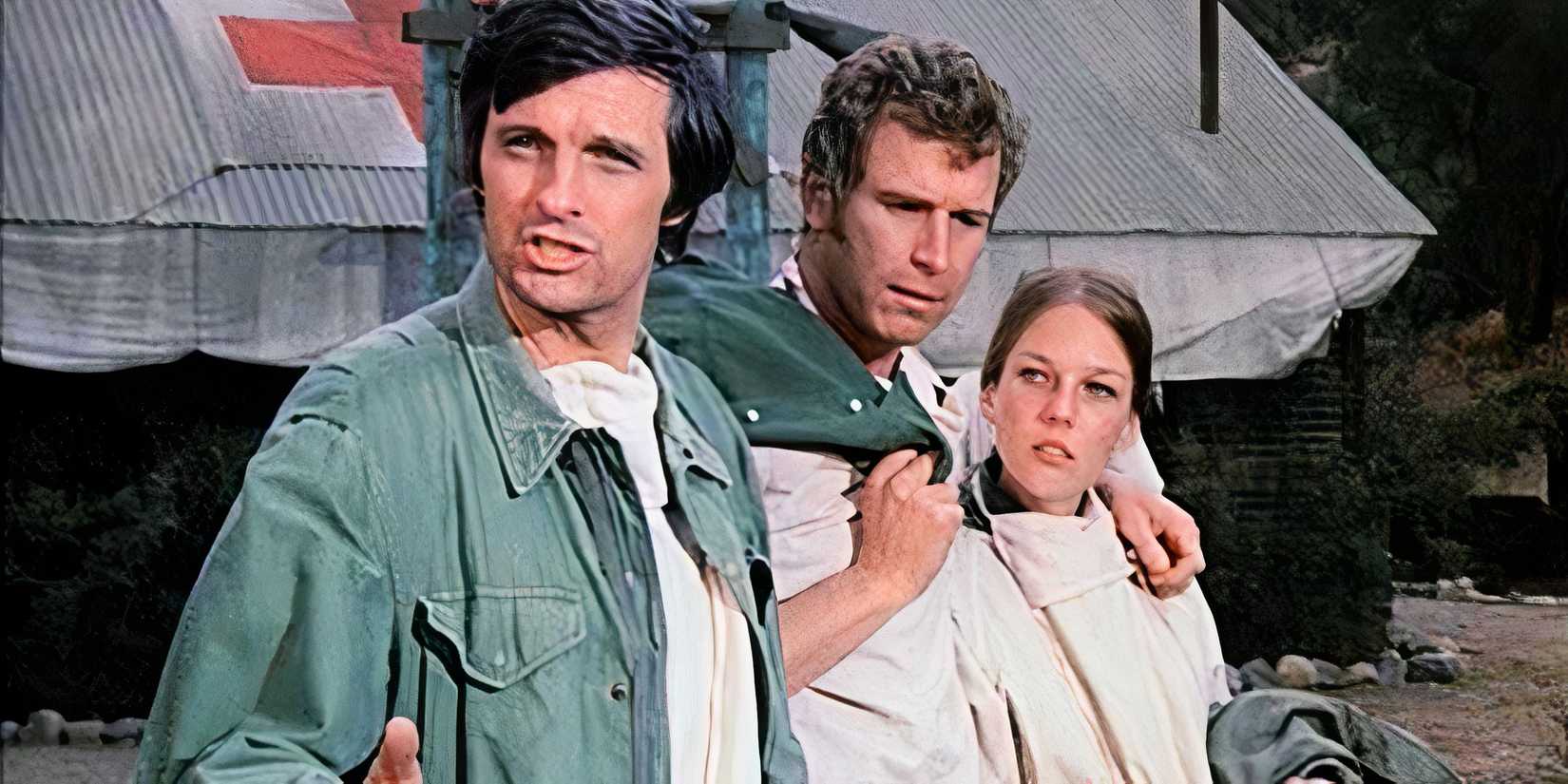 Hawkeye e Houlihan no piloto de MASH