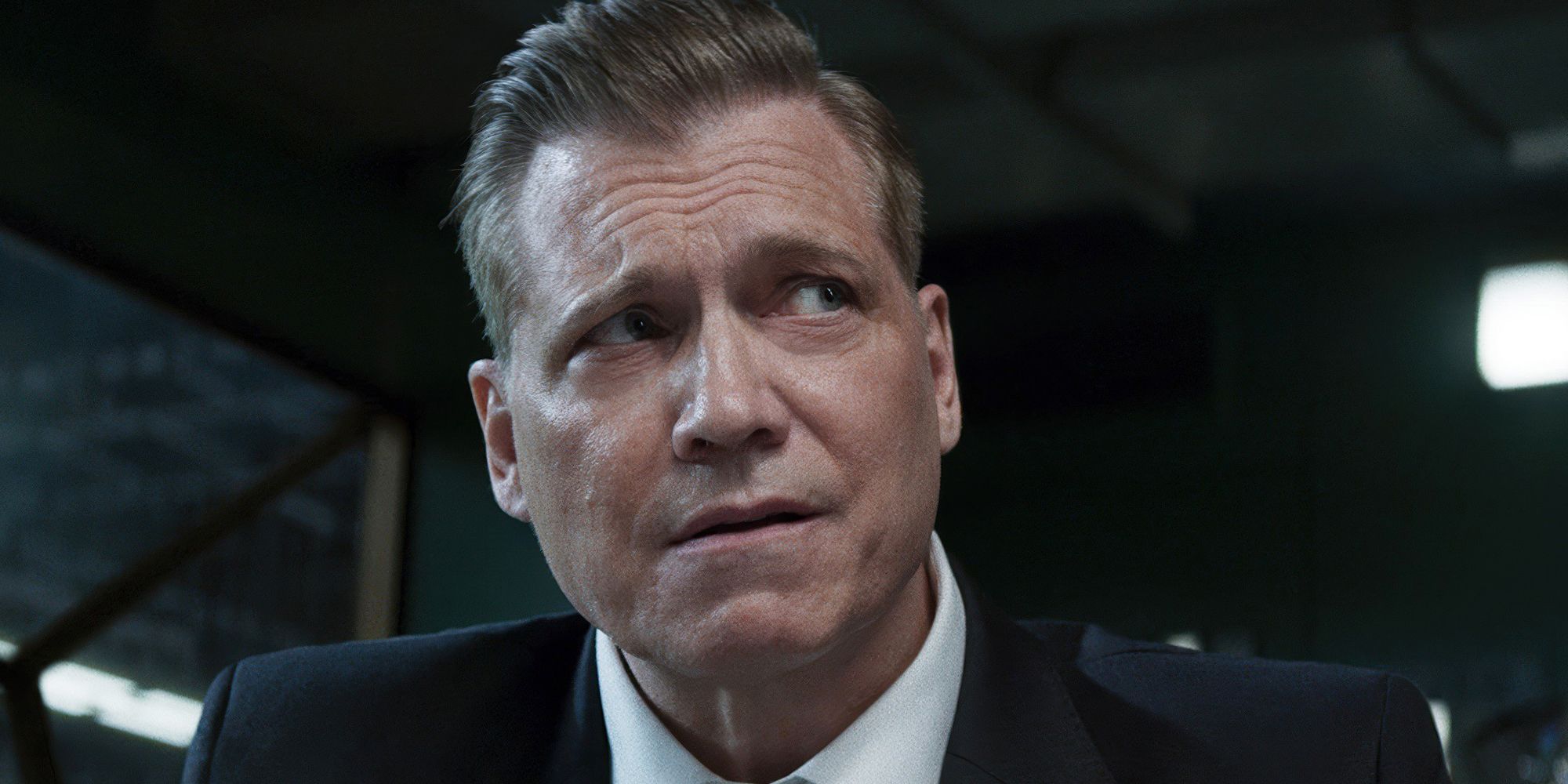 Holt McCallany em cena de produção recente