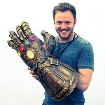 Rob Keyes on The Avengers Infinity War Set With Gauntlet