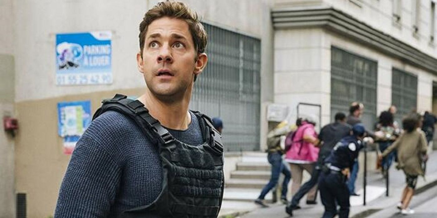 John Krasinski como Jack Ryan com uma expressão preocupada.