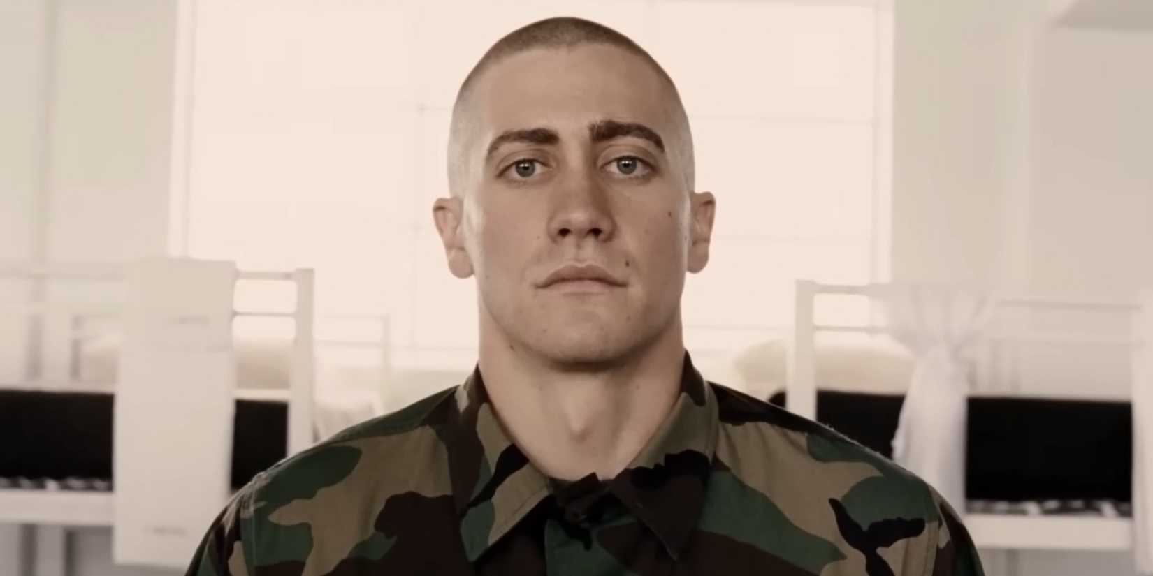 Jake Gyllenhaal as Anthony Swofford at attention in Jarhead