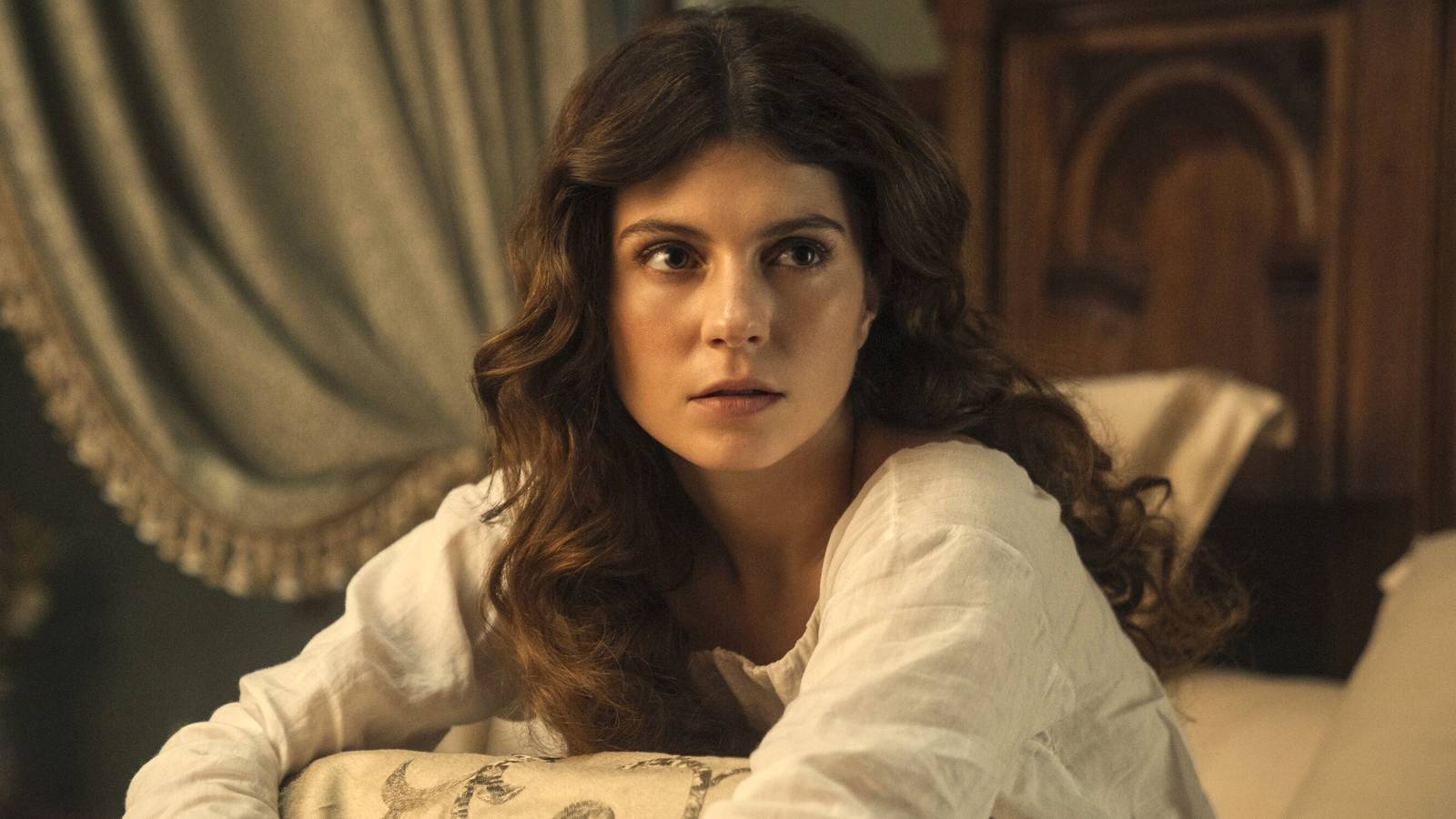 People We Meet On Vacation Star's Rom Com Series With A 95% RT Score Is The Perfect Binge Watch This Weekend