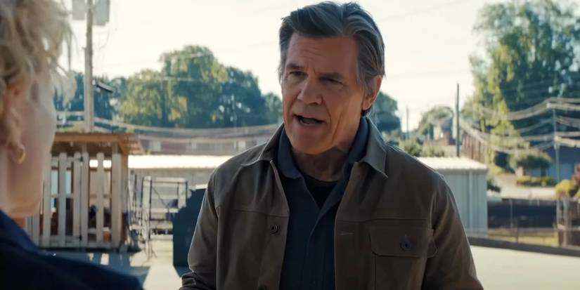 Josh Brolin arguing with Julia Garner in Weapons