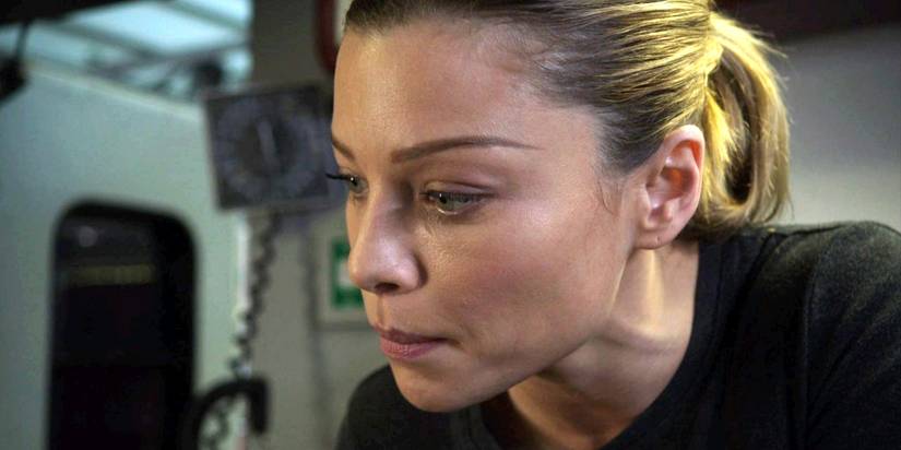 Lauren German as Leslie Shay in Chicago Fire season 1, episode 20
