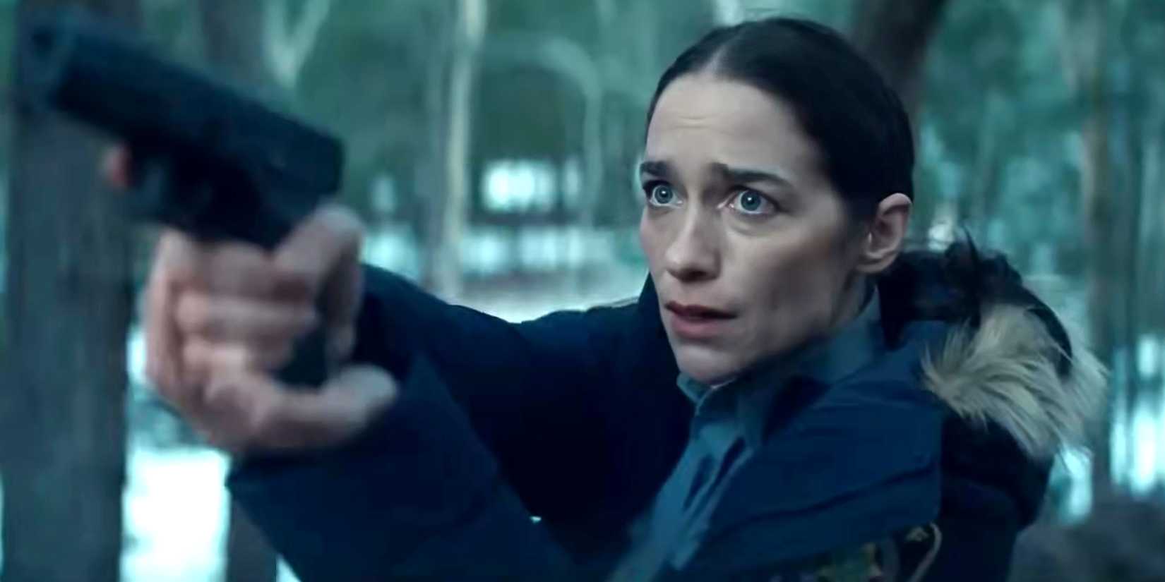 Melanie Scrofano como Dana em Revival