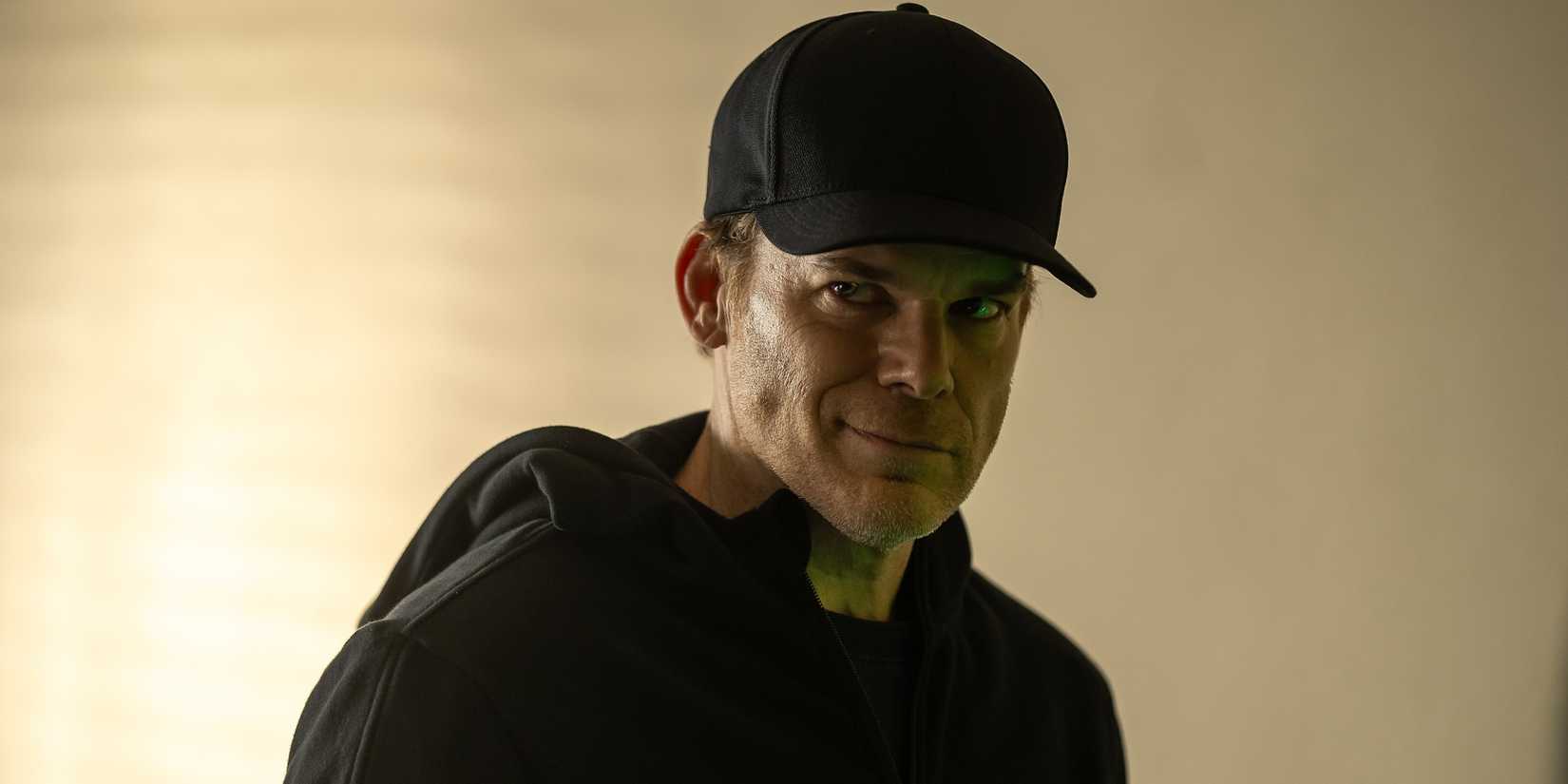 Micheal C Hall souriant sinistrement dans Dexter Resurrection