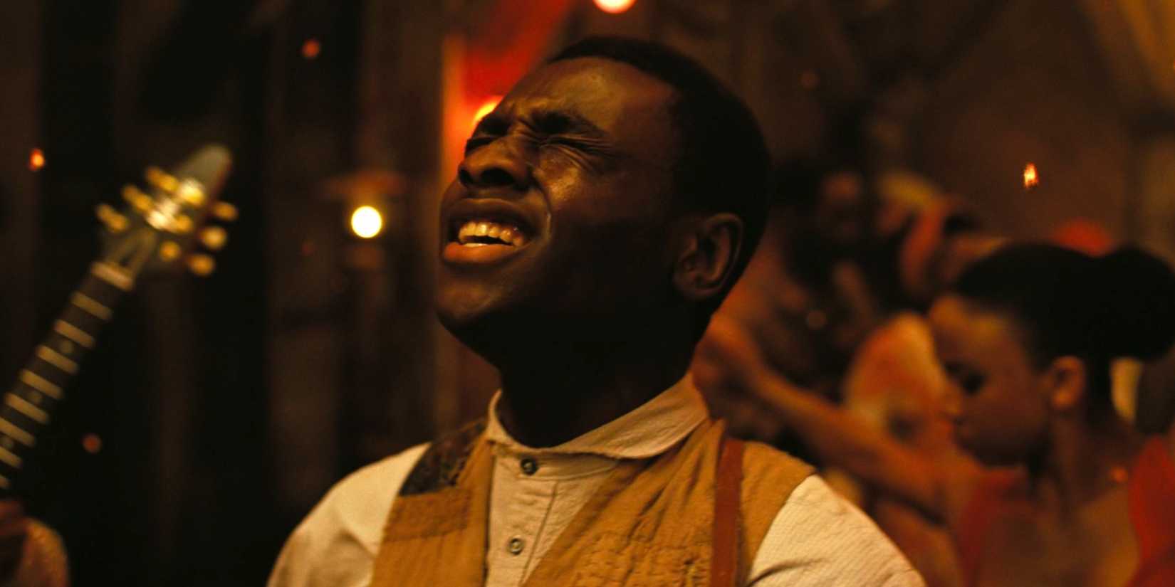 Miles Caton as Sammie singing in Sinners