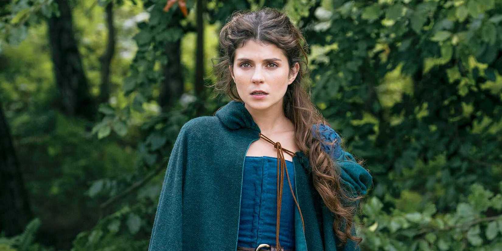 Emily Bader como Jane, chocada, em My Lady Jane