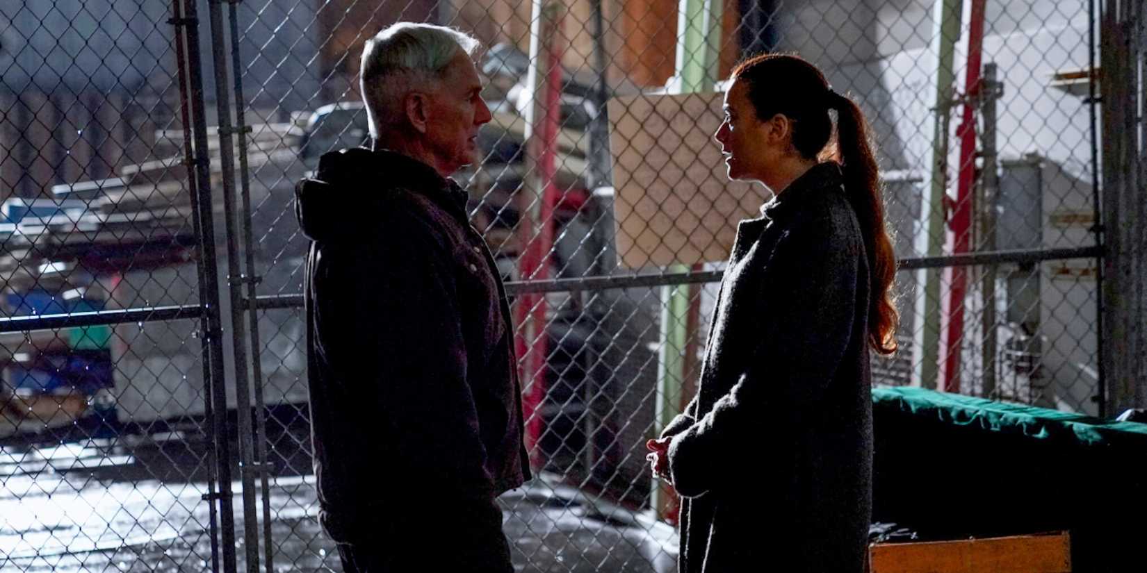 Gibbs (Mark Harmon) and Ziva (Cote de Pablo) talking by a fence when she returns in NCIS season 17