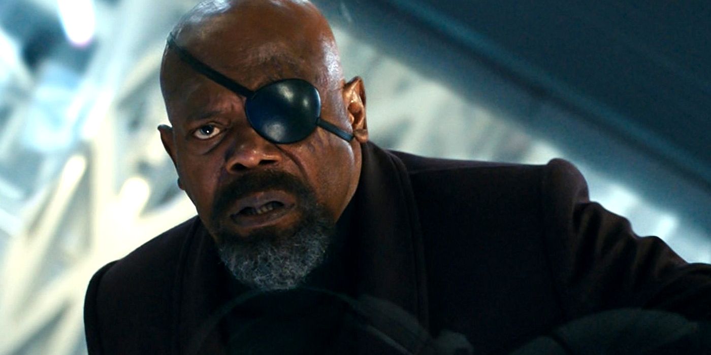 Nick Fury che guarda incredulo in The Marvels
