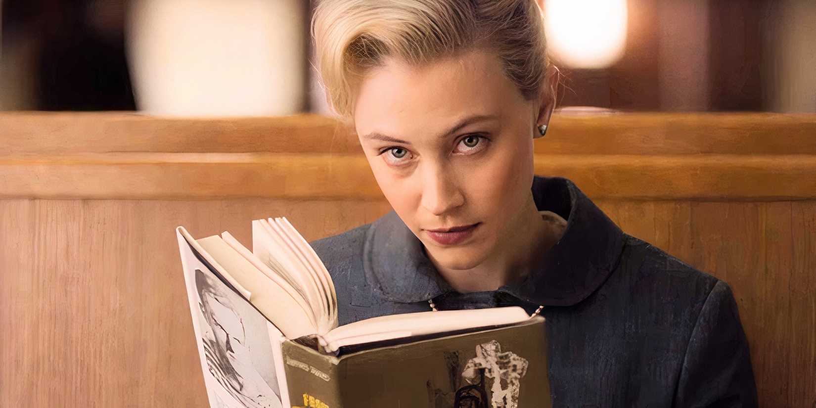 Sarah Gadon in 112263