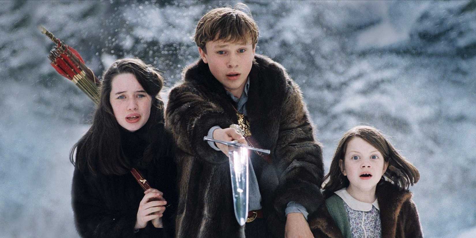 Susan, Peter, and Lucy in The Chronicles of Narnia: The Lion, The Witch and the Wardrobe