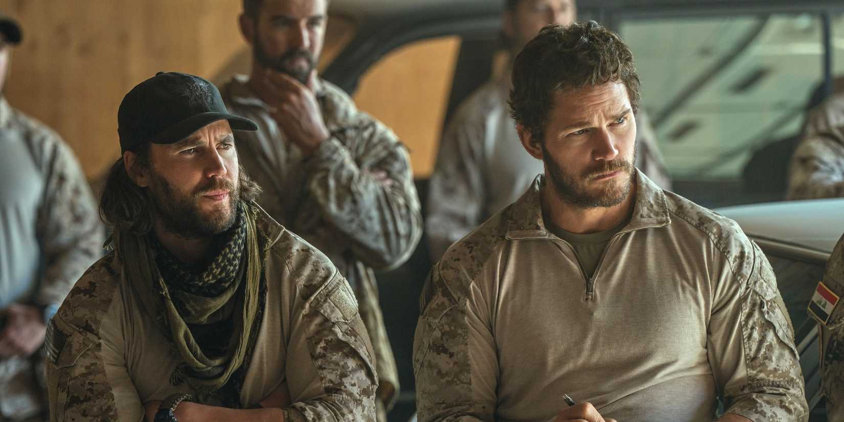 taylor kitsch and chris pratt stand next to each other in uniform in the terminal list