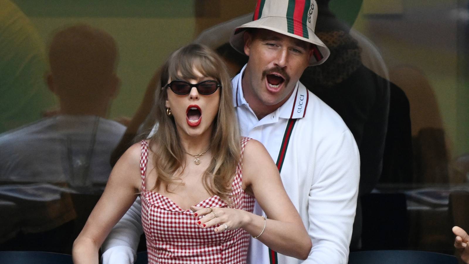 Taylor & Travis Are Engaged! The 5 Most Romantic Taylor Swift Songs ...