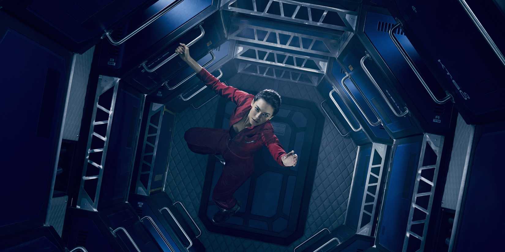 Florence Faivre as Julie Mao in The Expanse pilot opening scene