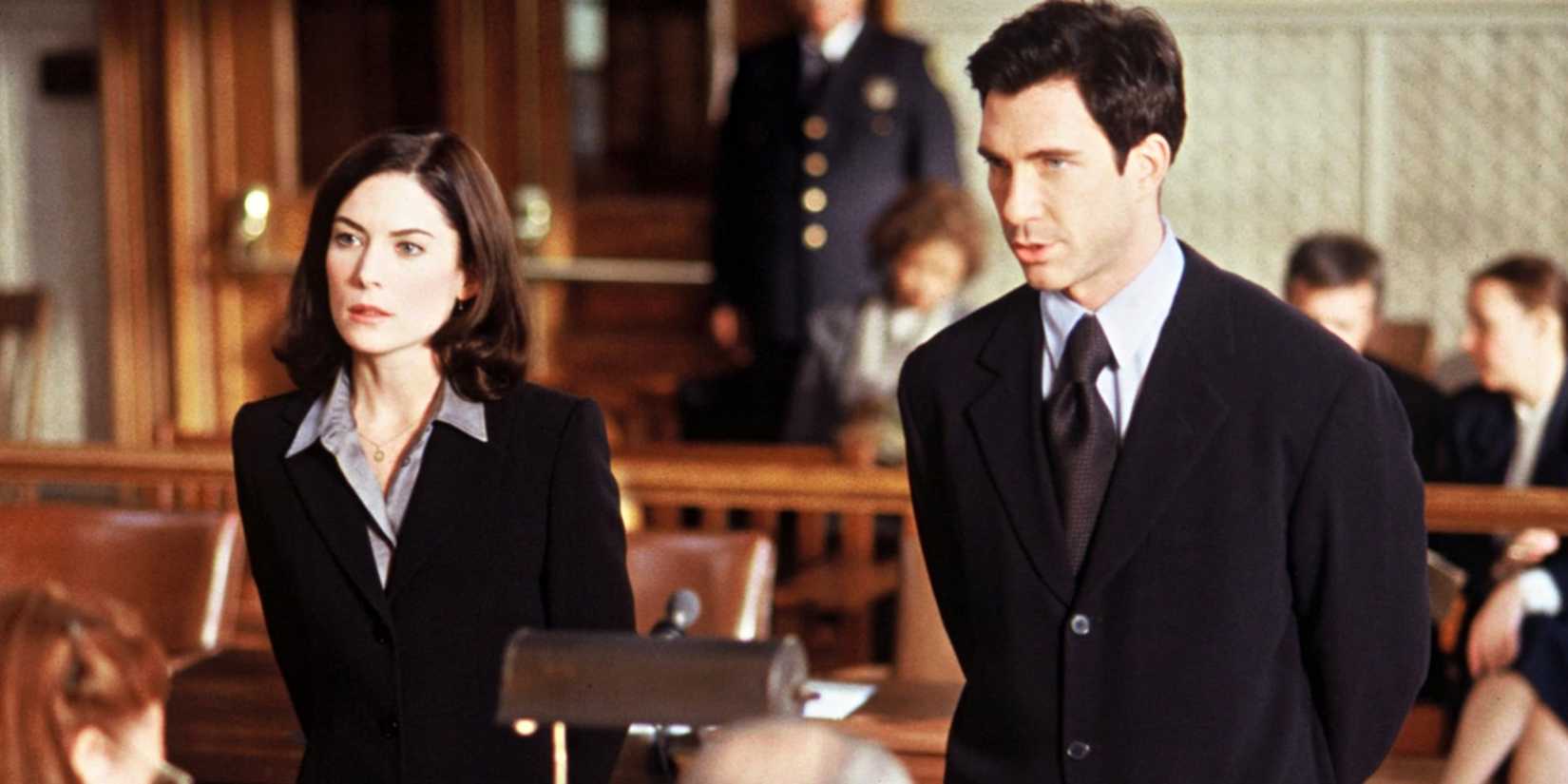 Dylan McDermott e Lara Flynn Boyle em The Practice.