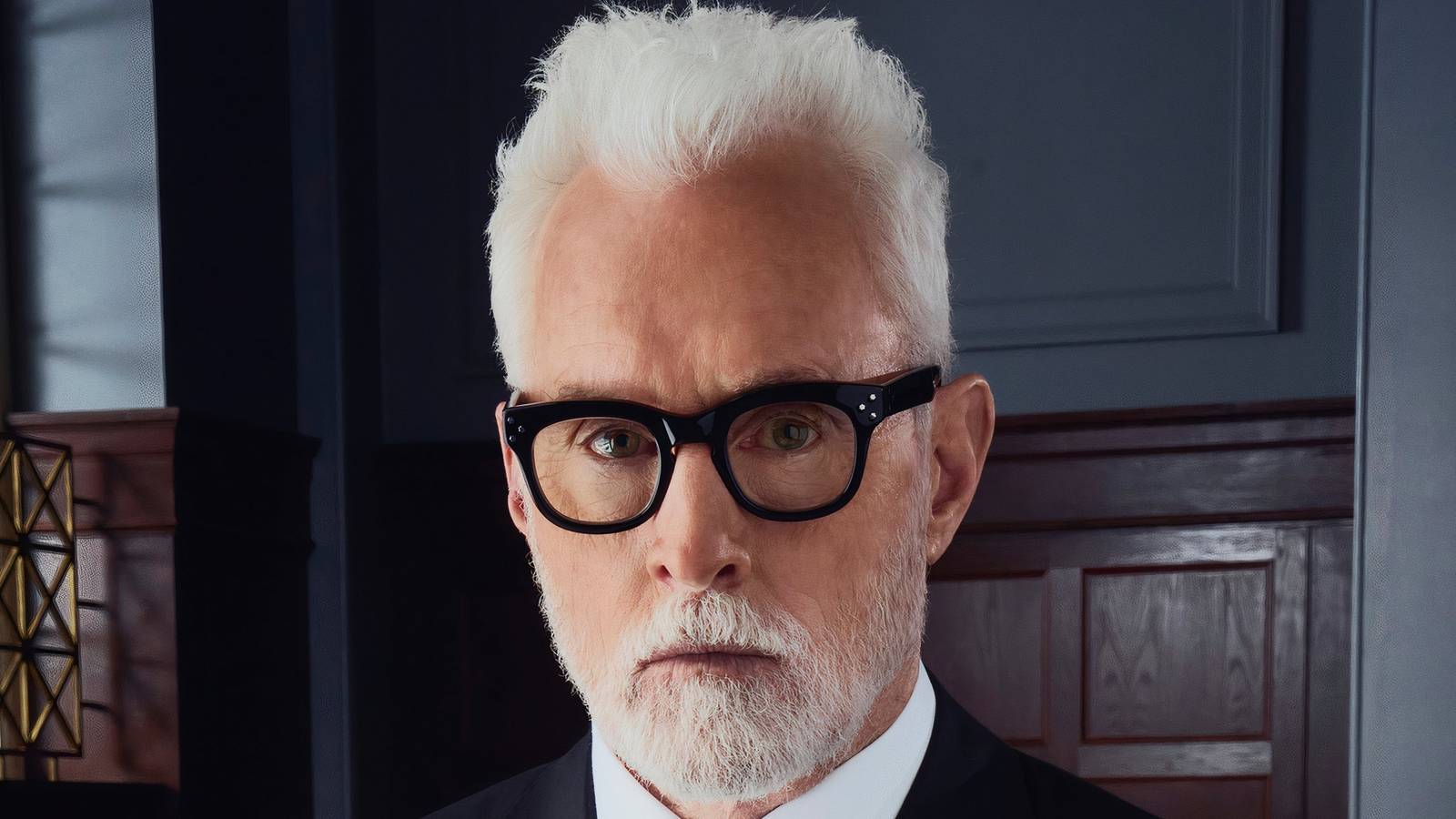 John Slattery as Leo Drummond in The Rainmaker