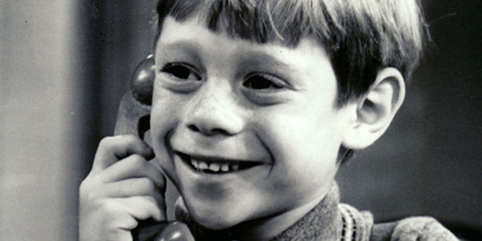 Billy parla al telefono con sua nonna defunta