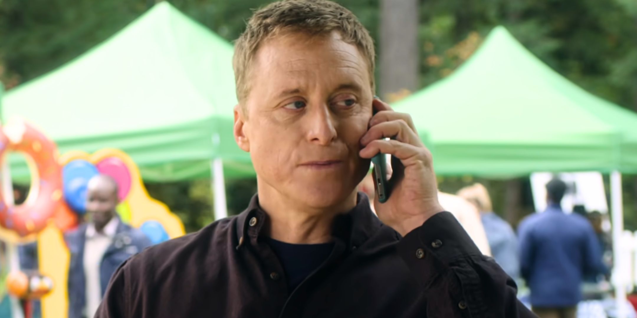 Alan Tudyk on the phone as Harry Vanderspeigle in Resident Alien