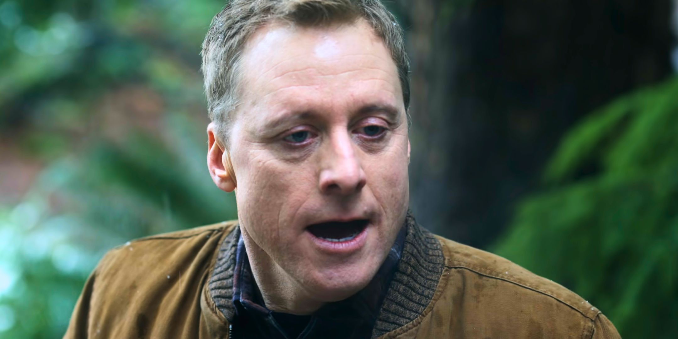 Alan Tudyk looking shocked as Harry Vanderspeigle in Resident Alien