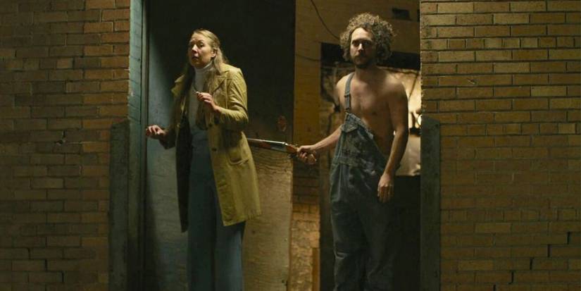 A man threatening a hostage with a gun in Mindhunter