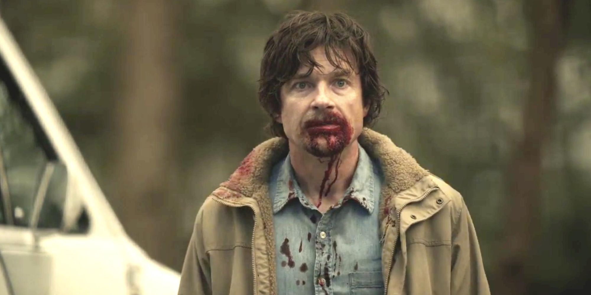 Terry (Jason Bateman) con sangue in bocca in The Outsider