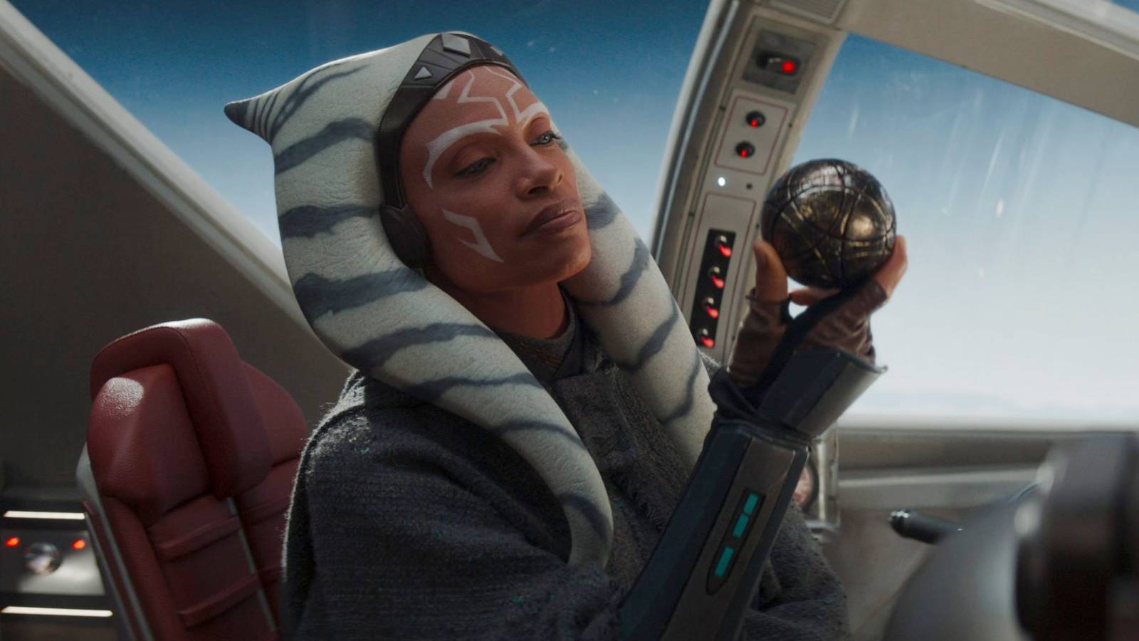 Ahsoka Tano And The Bad Batch's Omega Team Up In Stunning Star Wars Cosplay