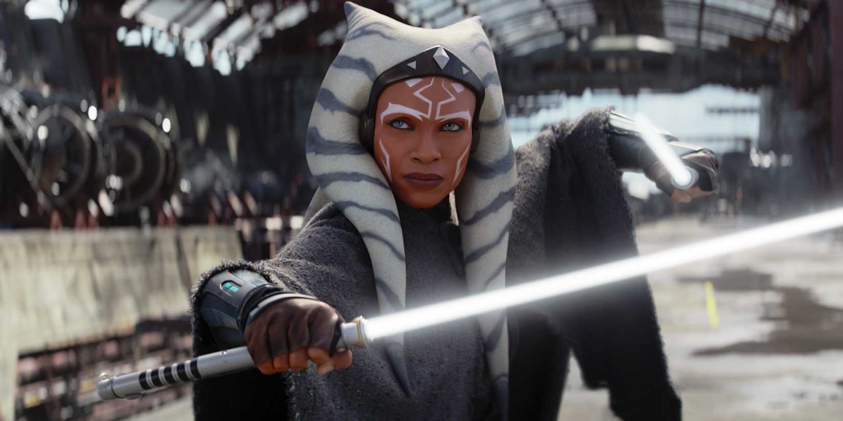 Ahsoka looking serious and wielding white lightsabers in Ahsoka season 1, episode 2