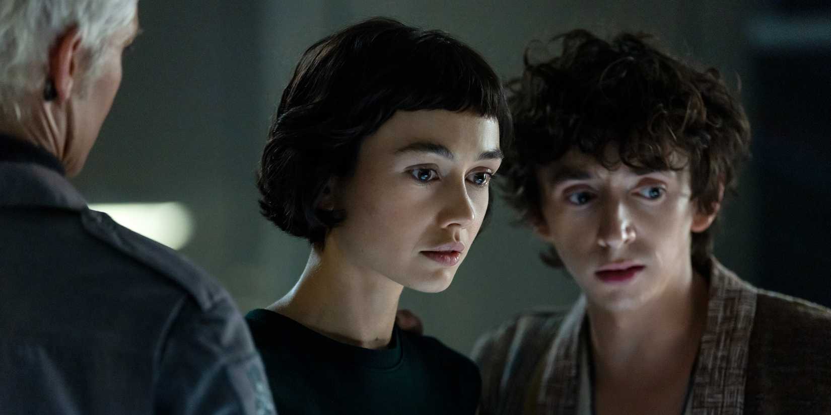 Wendy looking down next to Boy Kavalier and Kirsh in Alien Earth Episode 7